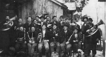 Der Pöttinger Musikverein im Jahre 1933 Der Poettinger Musikverien im Jahre 1933